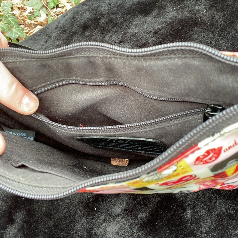 Relic Colorful Handbag Purse Short Strap Kiss & Tell Phone Me The Dance of Love - Picture 11 of 16